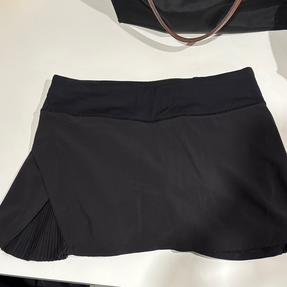 Black lulu skirt